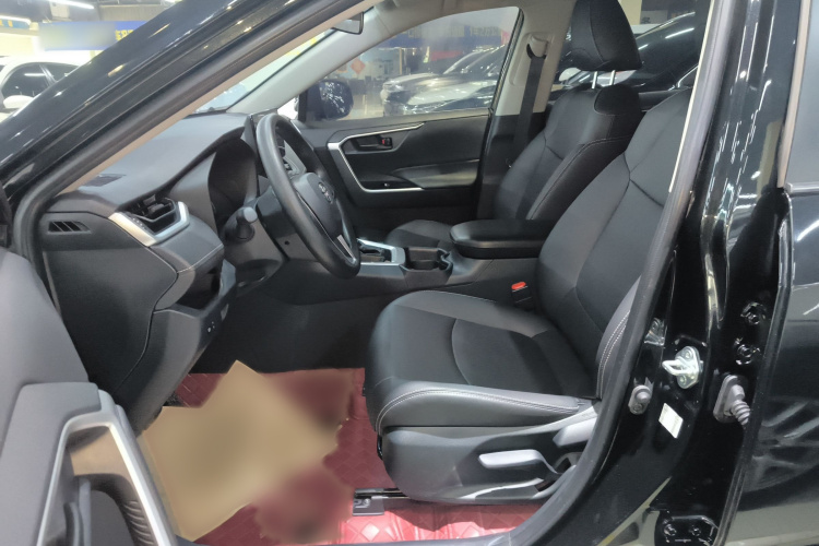丰田 RAV4荣放 2024款 2.0L CVT两驱都市版局部细节19