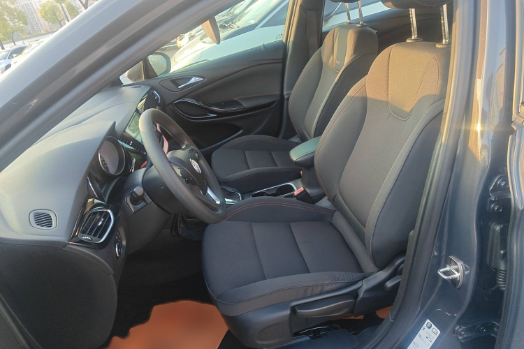 别克 威朗 2016款 两厢GS 20T 双离合豪情运动型局部细节19