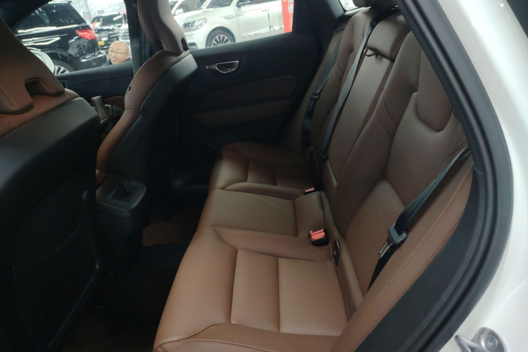 沃尔沃XC60 2025款 B5 四驱智远豪华版中控内饰21