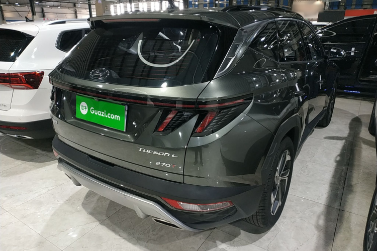 现代 2023款 途胜L 1.5T 自动两驱LUX尊贵版车身外观7