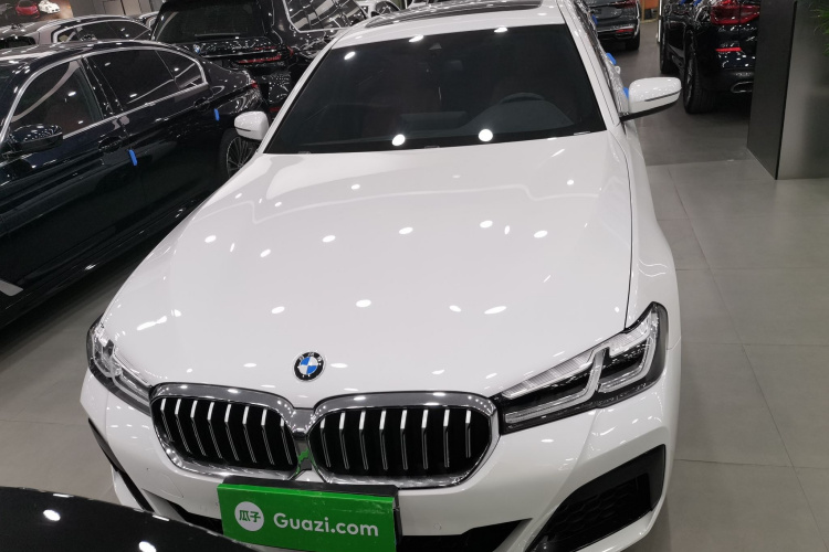 宝马5系 2023款 530Li 领先型 M运动套装车身外观2