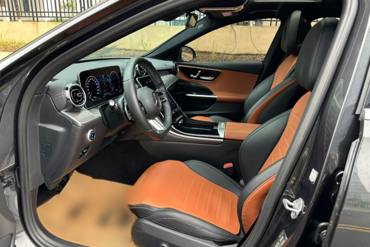 奔驰C级 2022款 改款 C 200 L 运动版中控内饰7002