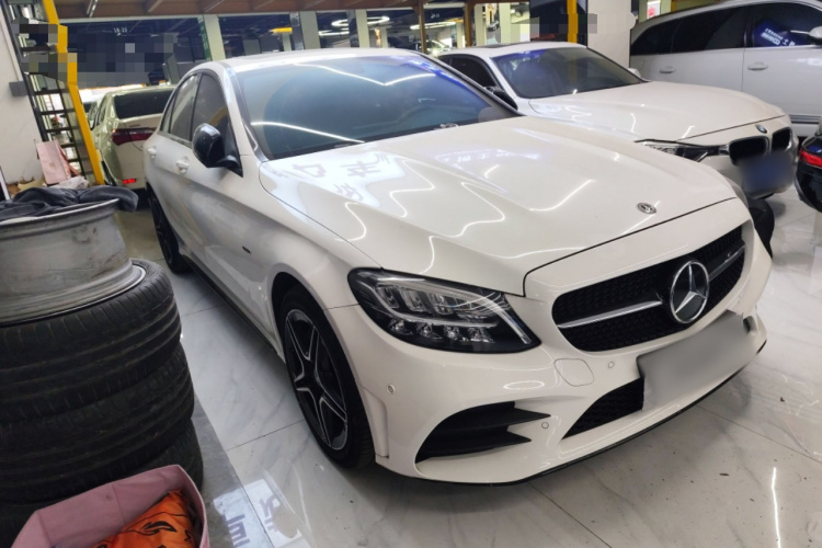 奔驰C级 2021款 C 260 星耀臻藏版车身外观3