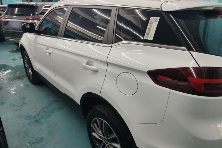 吉利汽车 博越 2021款 百万款 1.8TD DCT两驱豪华型车身外观4