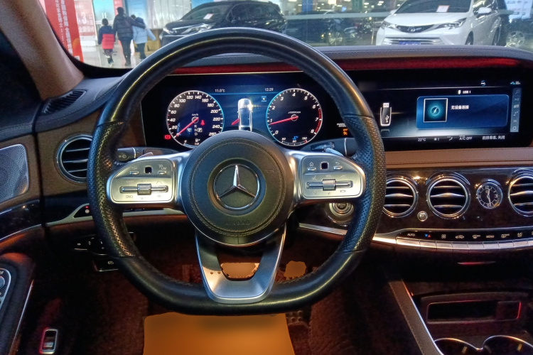 奔驰S级 2018款 S 450 L 4MATIC 卓越特别版局部细节13