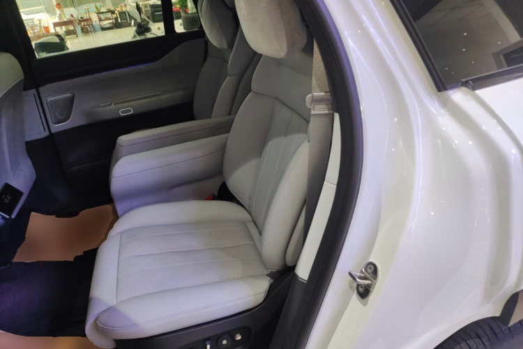 蔚来ES8 2024款 75kWh中控内饰7004