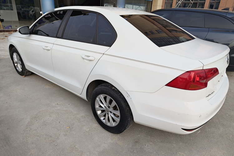 大众 宝来 2018款 1.5L 自动时尚型车身外观4