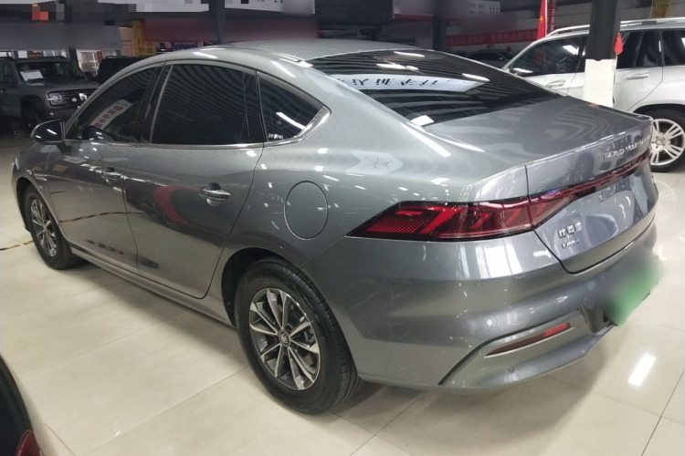 比亚迪 秦PLUS 2023款 冠军版 DM-i 55KM领先型车身外观4