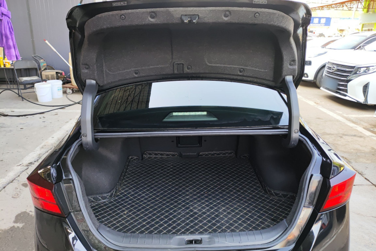 日产 天籁 2021款 2.0T XL Upper AD1 智享领航版机舱底盘23