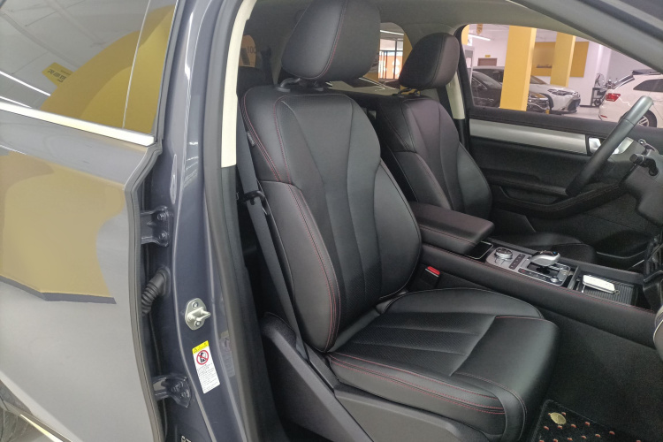 比亚迪 唐新能源 2018款 DM 2.0T 全时四驱智联创睿型 7座 国V局部细节41