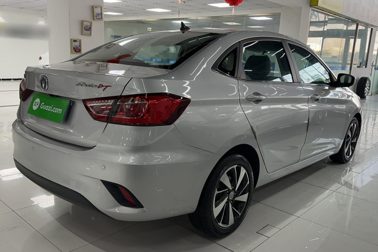 长安 逸动DT 2018款 1.6L 自动尊享型车身外观6003