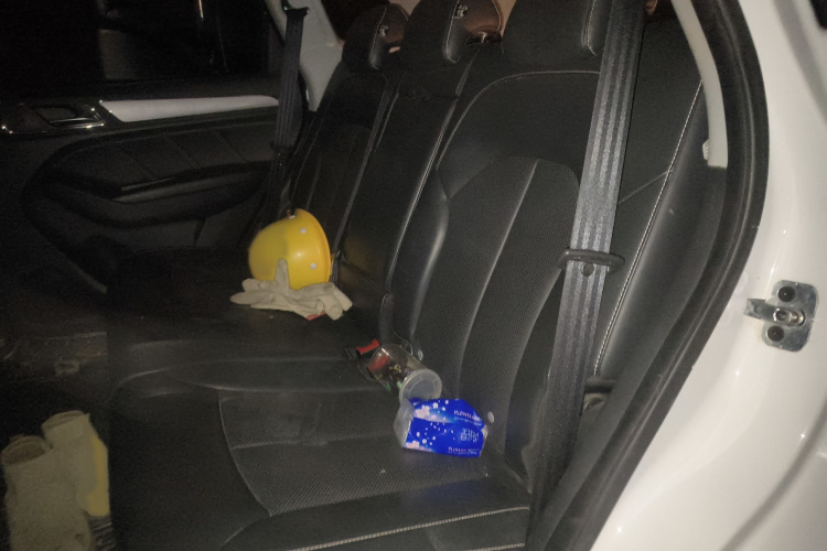 荣威RX5 2016款 20T 两驱手动互联网智惠版中控内饰7004