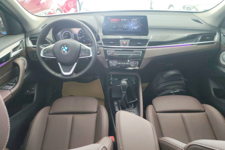 宝马X1新能源 2021款 xDrive30Le 尊享型中控内饰12