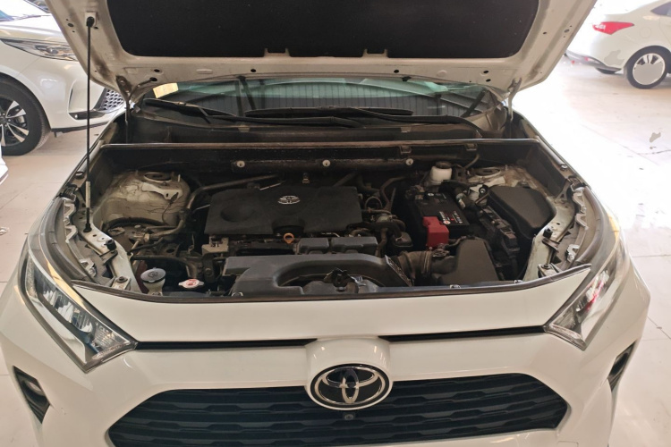 丰田 RAV4荣放 2020款 2.0L CVT两驱风尚版机舱底盘24