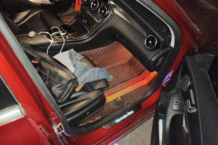 奔驰C级 2017款 改款 C 200 L 运动版局部细节9001