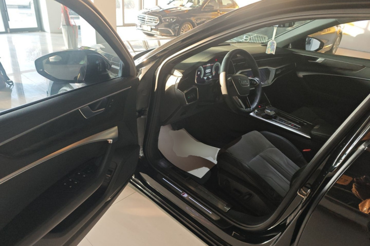 奥迪A6L 2021款 40 TFSI 豪华动感型中控内饰7003