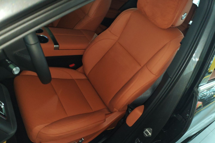 理想汽车 理想L6 2024款 Pro中控内饰19