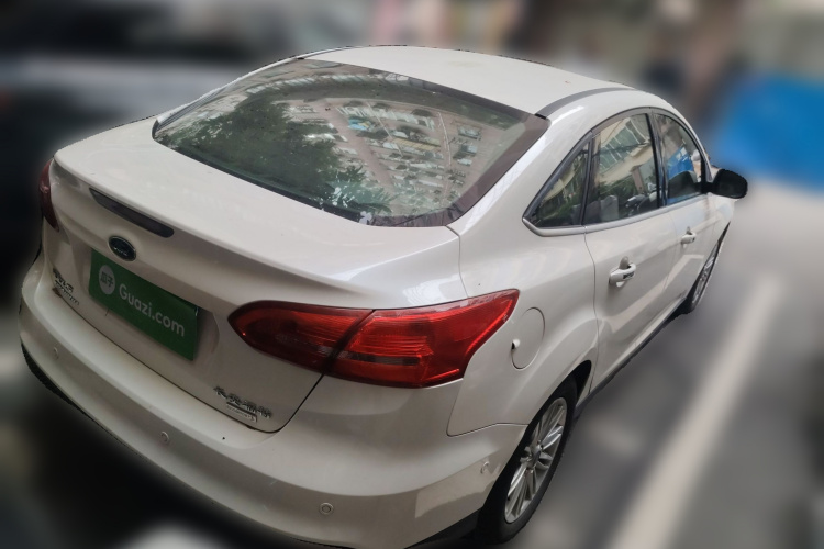 福特 福克斯 2015款 三厢 EcoBoost 180 自动旗舰型车身外观6005