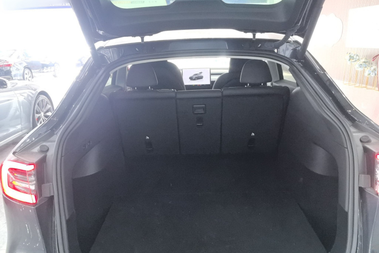特斯拉 Model Y 2024款 后轮驱动版机舱底盘23