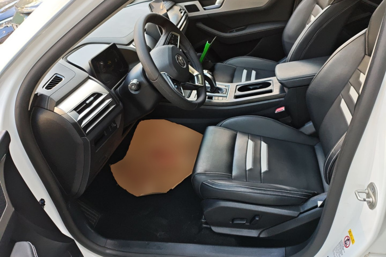 比亚迪 秦Pro 2020款 超越版 1.5TI 自动旗舰型中控内饰19