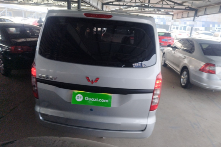 五菱汽车 五菱宏光V 2022款 1.5L劲取版电动助力LAR车身外观6