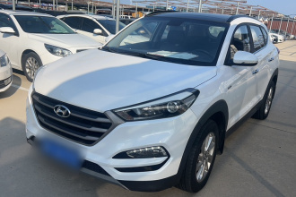 现代 途胜 2018款 1.6T 双离合两驱15周年特别版