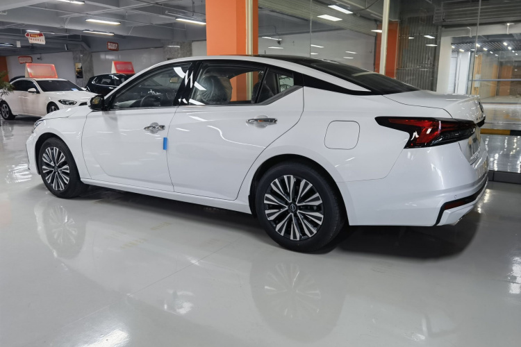 日产 天籁 2022款 2.0L XL-TLS 悦享版车身外观6003