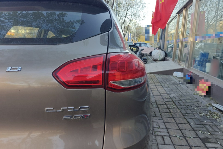 猎豹汽车 猎豹CS10 2015款 2.0T 手动卓越型车身外观9