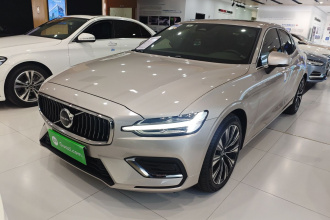 沃尔沃S60 2023款 B4 智远豪华版