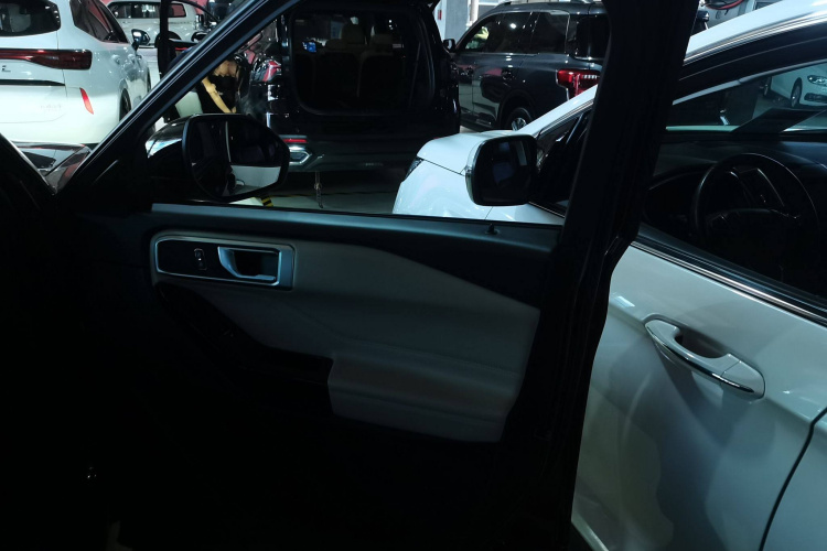 福特 探险者 2020款 EcoBoost 285 后驱风尚版 6座中控内饰7005