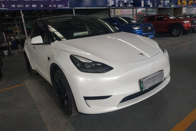 特斯拉 Model Y 2022款 后轮驱动版车身外观3