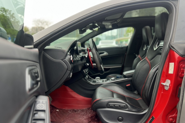 奔驰CLA AMG 2016款 AMG CLA 45 4MATIC中控内饰7005