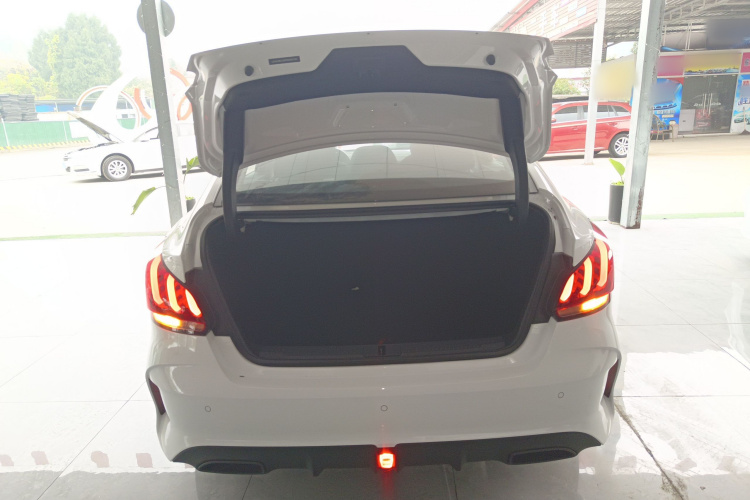 名爵 MG5 2023款 180DVVT 手动风尚版局部细节23