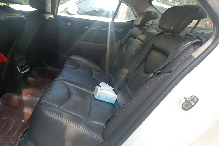 雪铁龙C4L 2015款 1.2T 自动尊贵版中控内饰7004