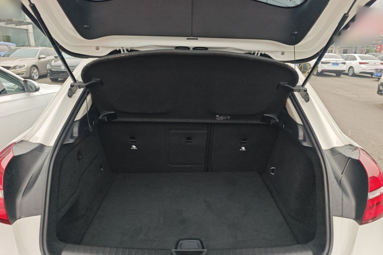 奔驰GLA 2019款 GLA 200 动感型机舱底盘23