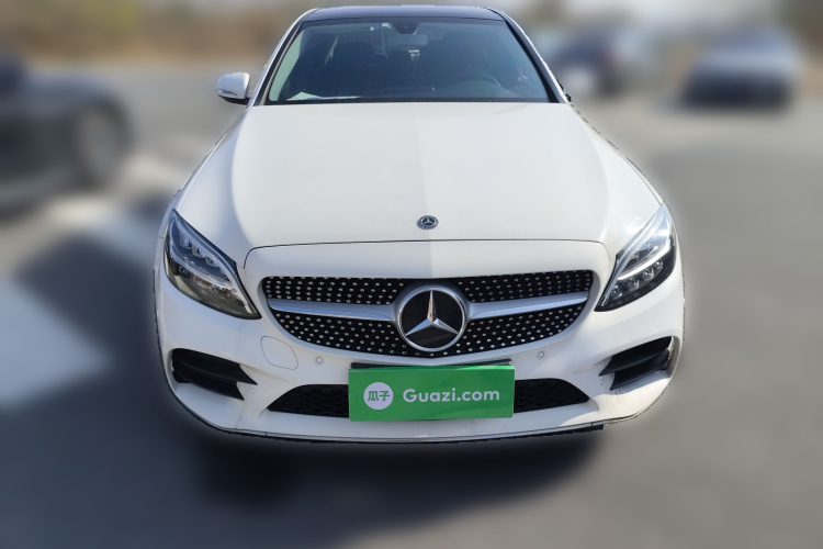 奔驰C级 2019款 C 260 L 运动版车身外观2