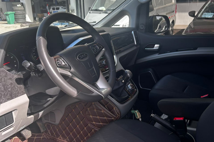 江淮瑞风 瑞风M4 2016款 2.0L 手动豪华型中控内饰7001