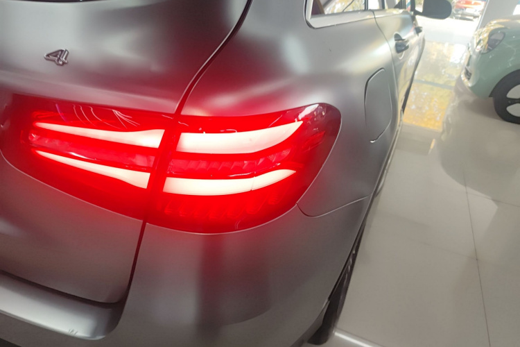 奔驰GLC 2016款 GLC 260 4MATIC 动感型车身外观9