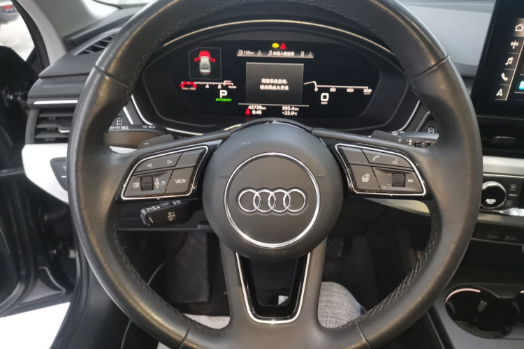 奥迪A4L 2022款 40 TFSI 豪华动感型中控内饰13