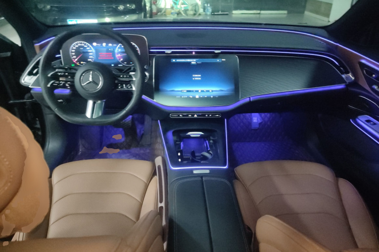 奔驰E级 2024款 改款 E 300 L 时尚运动型中控内饰12