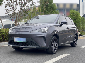 哪吒汽车 哪吒V 2022款 潮 400 Lite