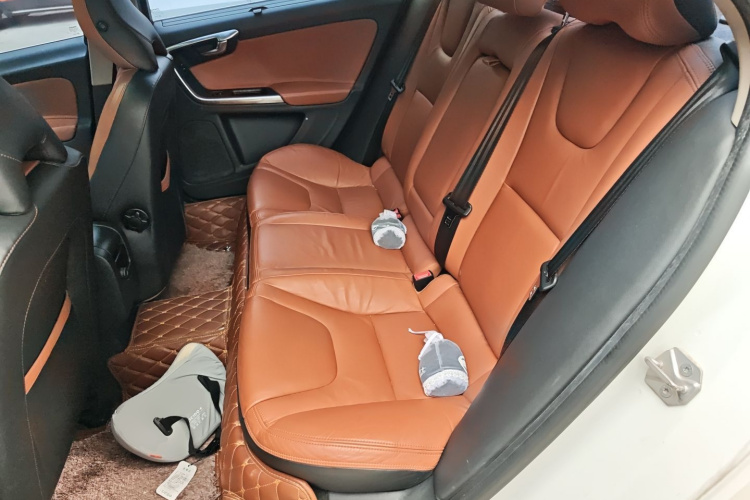 沃尔沃S60 2014款 S60L T5 智驭版中控内饰21