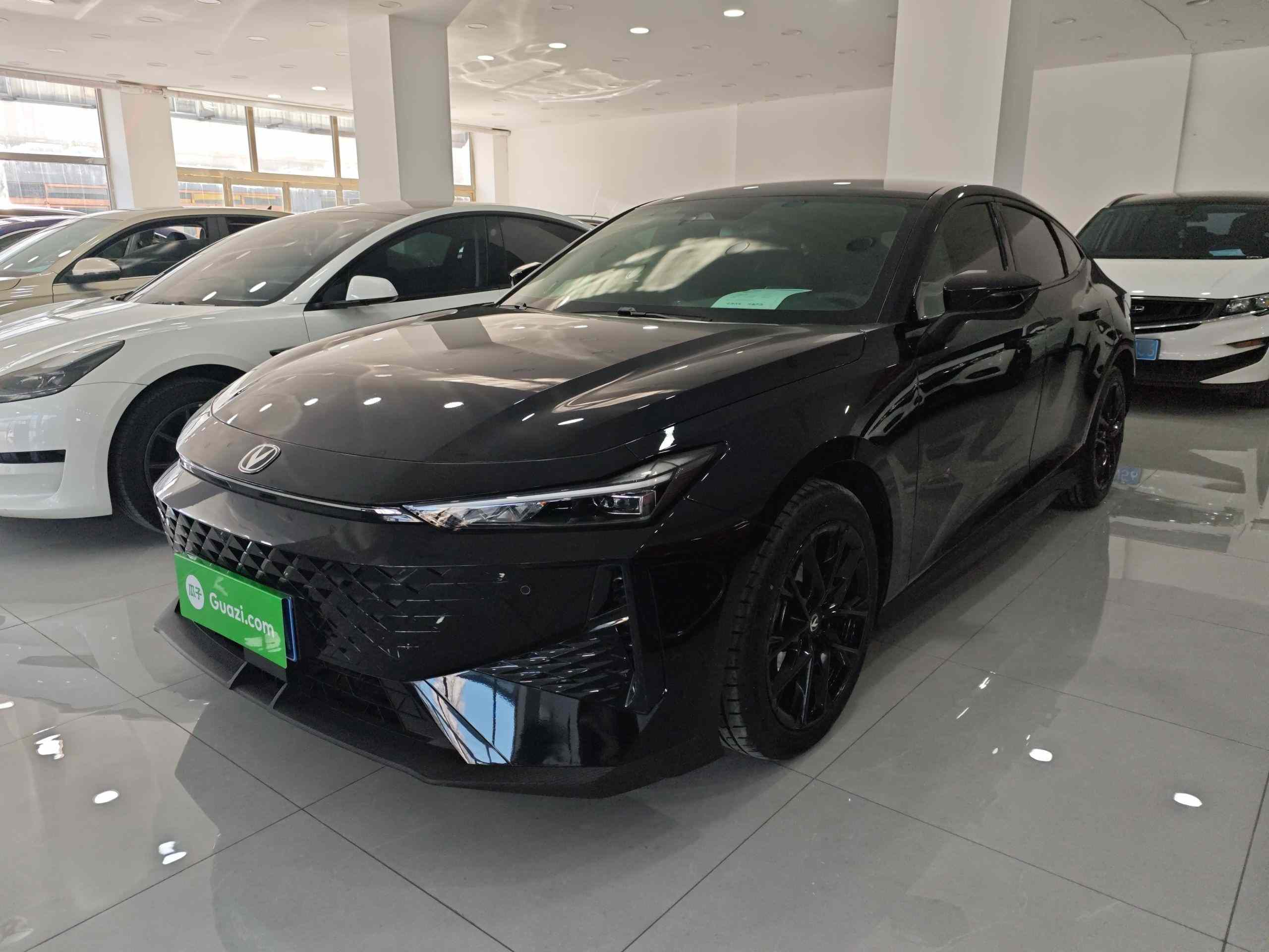 长安UNI-V 2024款 1.5T 尊贵型(1)