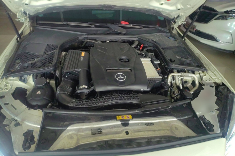 奔驰C级 2019款 C 180 L 时尚型运动版机舱底盘24