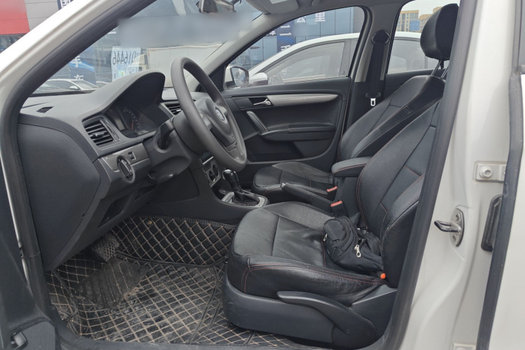 大众 朗逸 2013款 改款经典 1.6L 自动风尚版中控内饰19