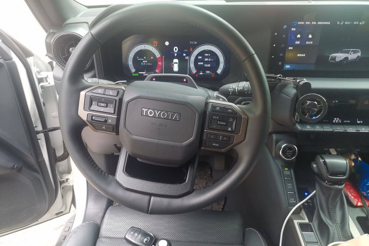 丰田 普拉多 2024款 2.4T 悍野WX版 6座局部细节13