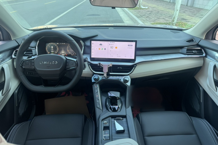 领克06 2023款 Remix 1.5T Shero中控内饰7003