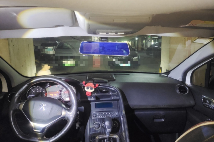 标致3008 2013款 2.0L 自动经典版中控内饰7002