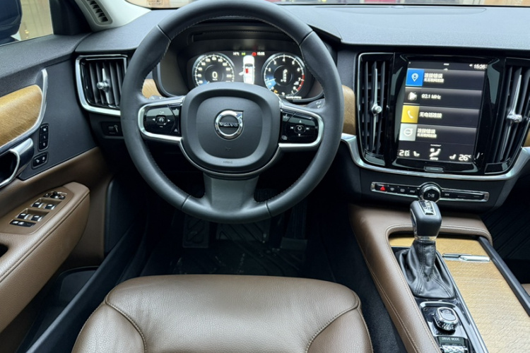 沃尔沃S90 2020款 改款 T5 智逸豪华版中控内饰7004