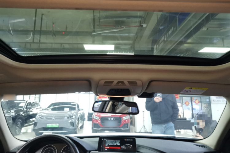 宝马3系 2019款 320Li 时尚型中控内饰22